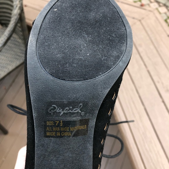 Qupid women’s black suede lace booties - Picture 8 of 8